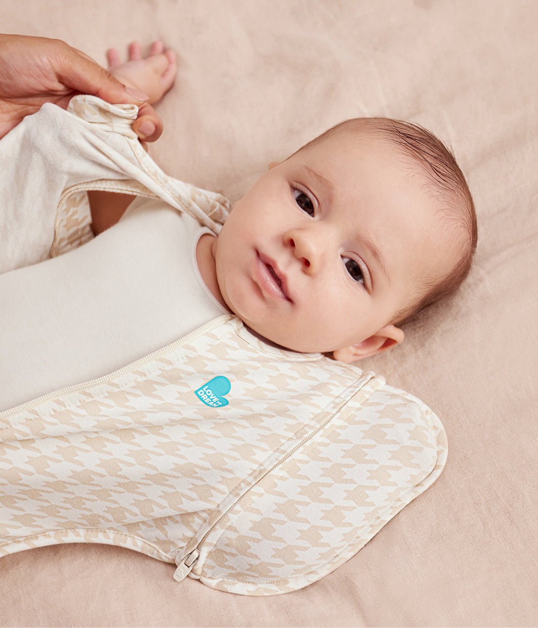 Swaddle Up™ Transition Bag 1.0 TOG Cotton Tan Houndstooth