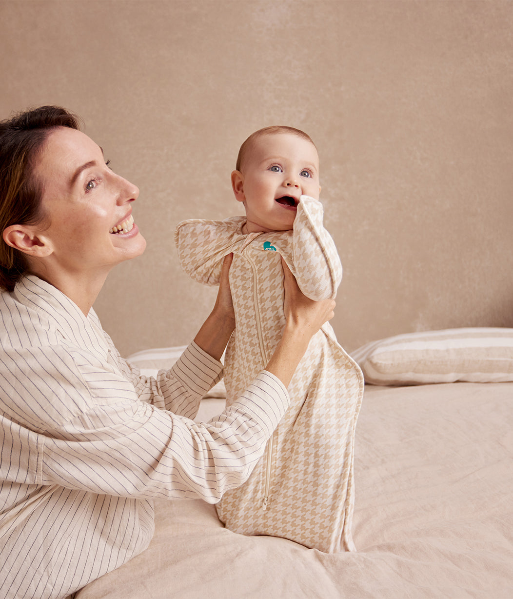 Newborn Gift Bundle | Swaddle Up, Towel, Wash Cloth | Houndstooth