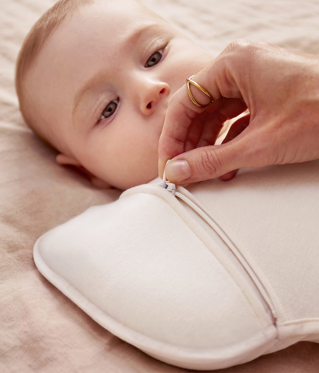Swaddle Up™ 2-in-1 Transition Bag 2.5 TOG Quilted Cotton Cream Wandering Folk