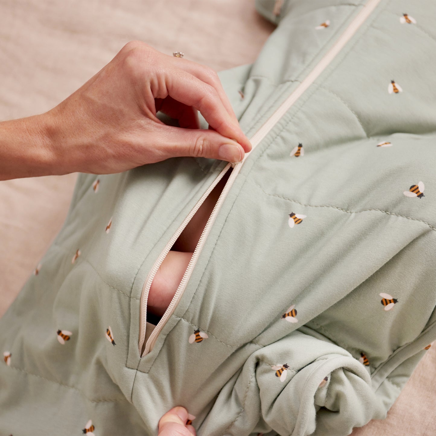 Swaddle Up™ Early Roller Transition Bag 2.5 TOG Cotton Olive Bees